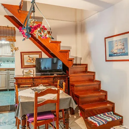 Historical Stone House At Bodrum City Center *